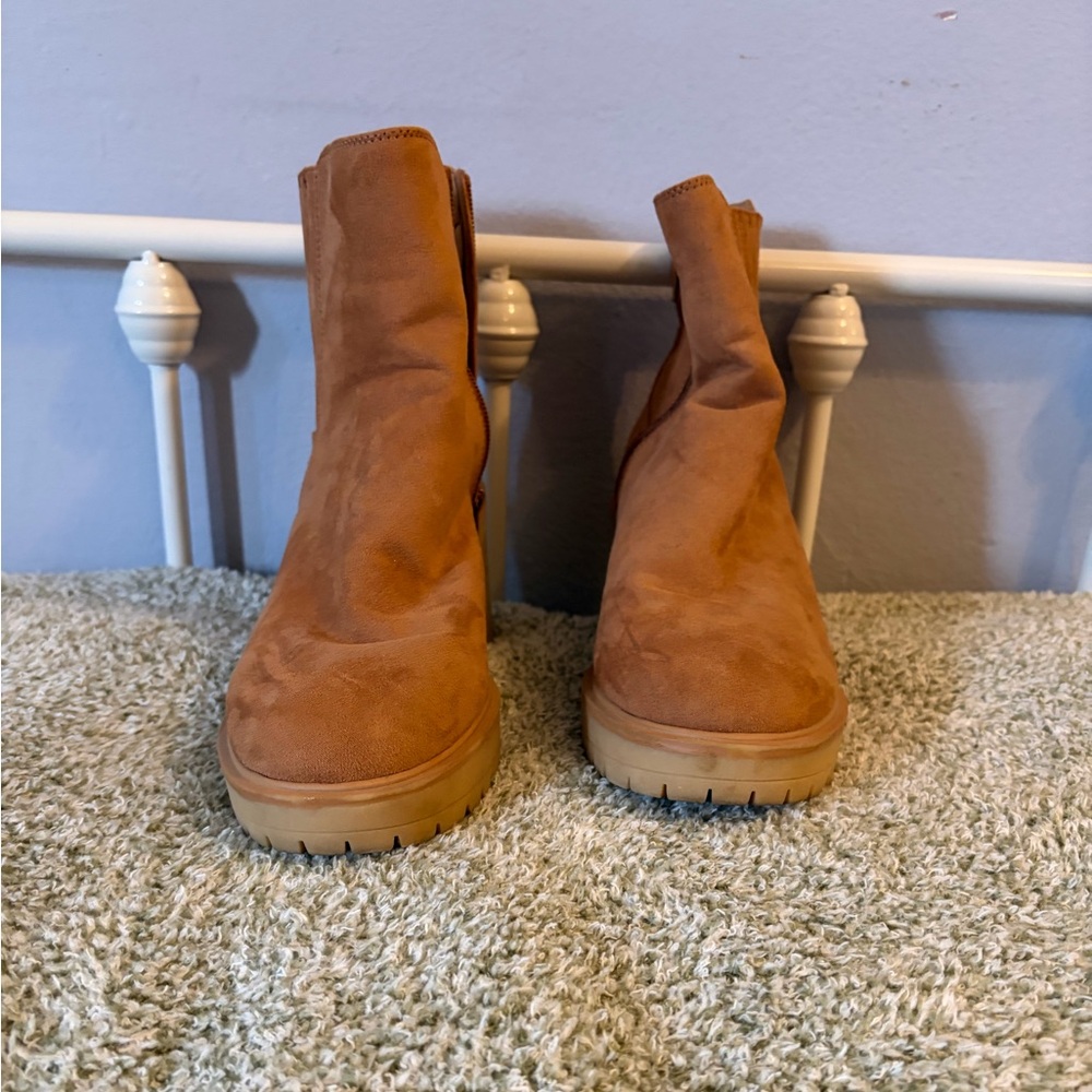 Universal Thread Tan Ankle Booties